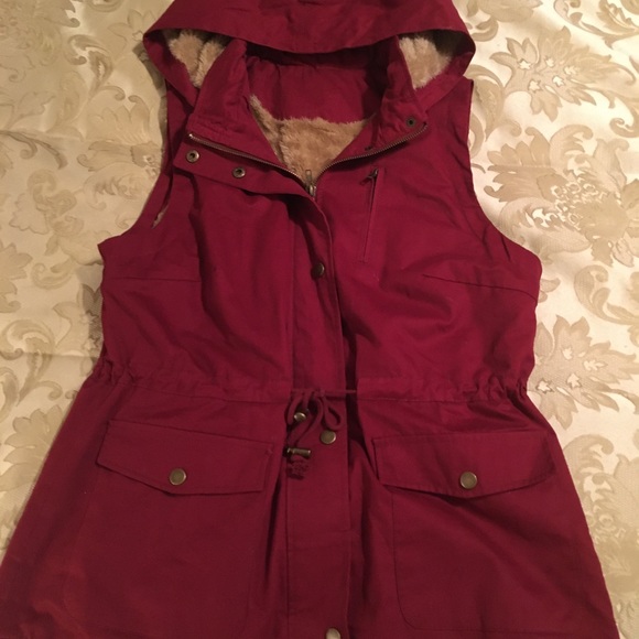 Women’s coats, jackets & vests - Picture 1 of 1